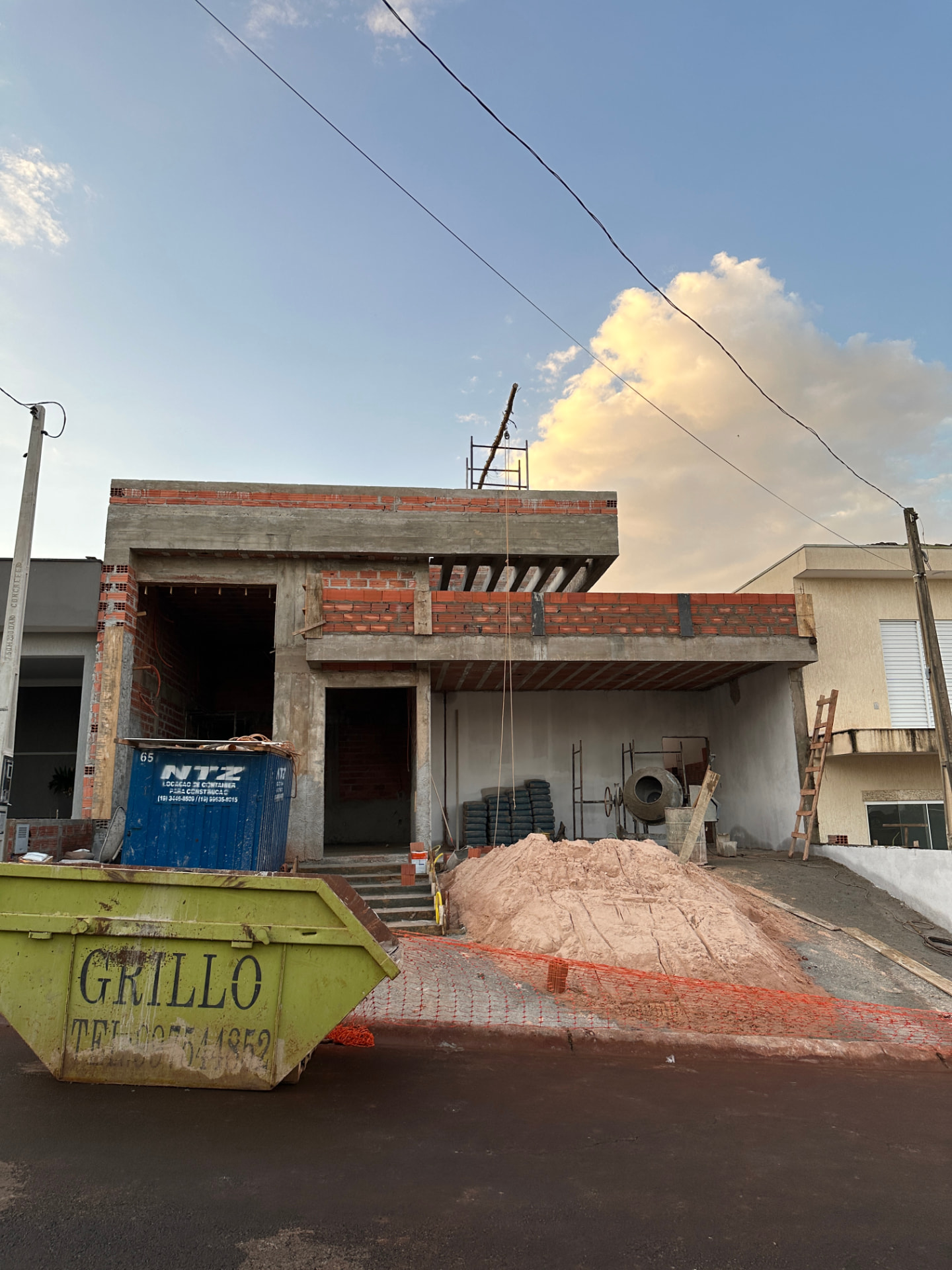 OBRA: Execução acompanhada tecnicamente, com cronograma e evolução física registrados etapa por etapa.